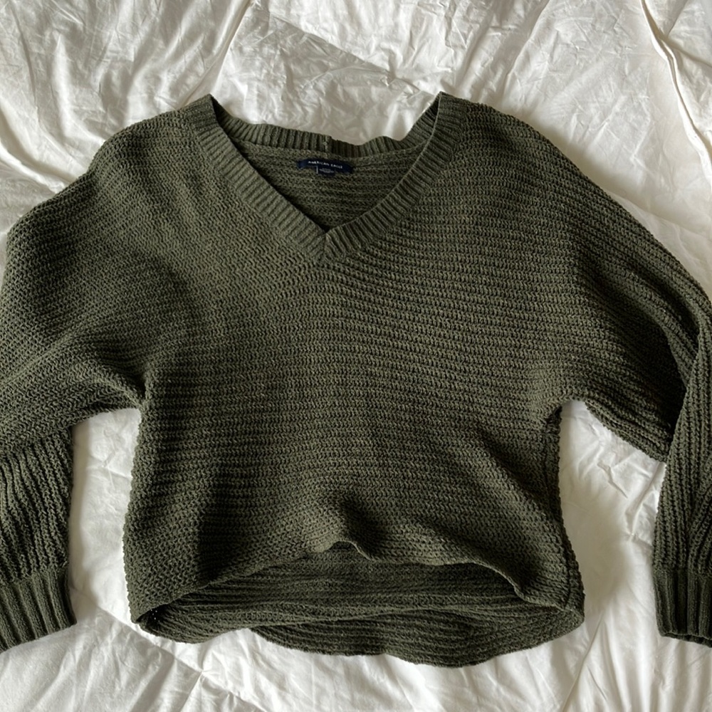 ** LAST CHANCE CLOSET CLEAN OUT**American Eagle Green Sweater